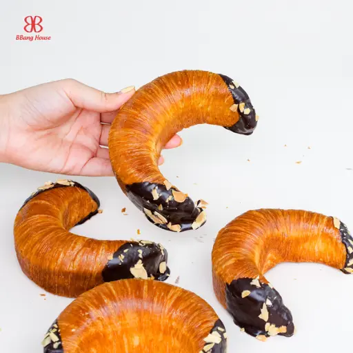Bánh sừng bò mặt trăng